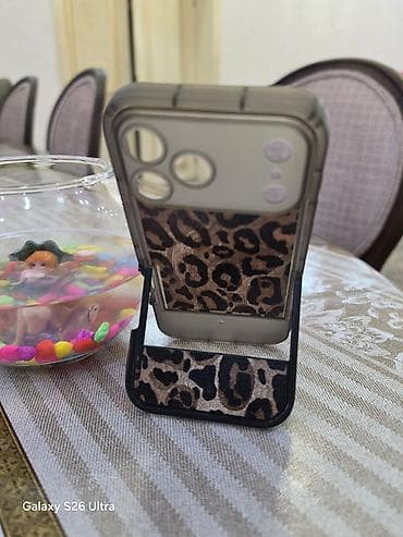 dubay iphone 17 pro max: Iphone 17 pro max üçün Leopard naxışlı telefon qabı və qatlanan — 1