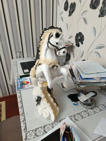 ваза напольная керамическая высокая: Dekorativ at heykəli - Material: gips(ərinti görünüşlü) - Rənglər — 3