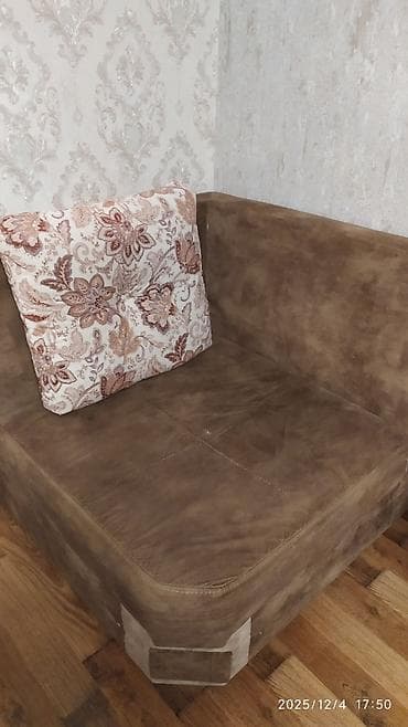 1600 manatlıq divan destinin kunc hissesidir.Sadece boyukdur deye — 6