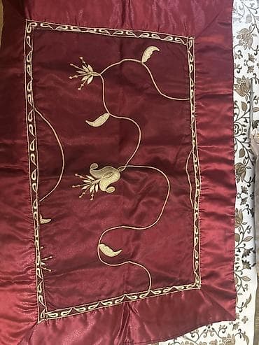 parca bez: Bordo rəngli dekorativ yastıq üzlükləri dəsti - Material: parlaq — 3