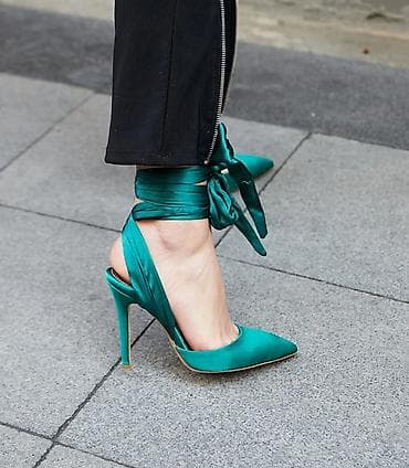 Pelinin Ayakkabilar yenidir geyinilmeyib
39 razmer 40 manat