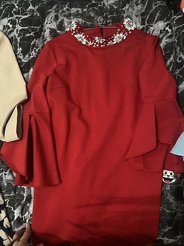 qadin don: Qırmızı rəngli zərif qadın donu - Dizayn: A-kəsimli, dizə yaxın — 1