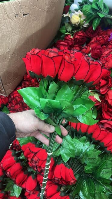 zəfəranın qiyməti: Ədəd güllər 0.25 və 0.90 azn arası qiymətdir Topdan alış üçün — 1