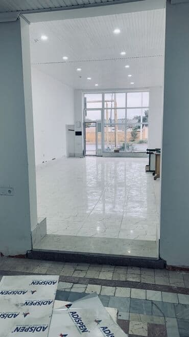 mərmər döşəmə: Fərqli ölçülərdə və çalarlarda mövcud olan mərmər plitələr müxtəlif — 12