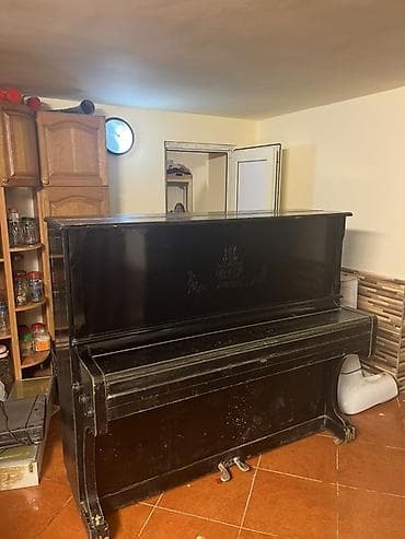 Upright pianino – “Красный Октябрь” (Krasny Oktyabr) markası — 4