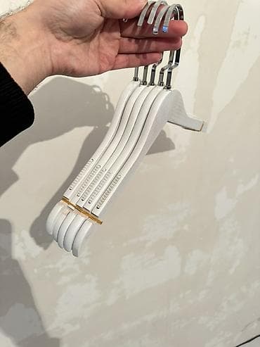 Ağ rəngli taxta paltar asqısı (1200 ədəd) - Material: sıx taxta — 6