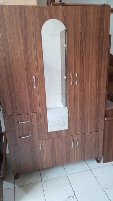 qapilar qiymeti: 100azn başlayan qiymətlər 1 qapi 45eni45derin 190 hündür 2qapi — 19