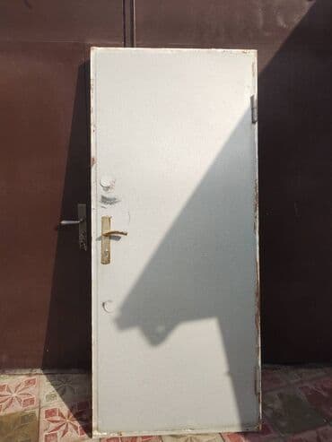ucuz demir qapilar: Qapı seyf Möhkəm keyfiyyətli qapılar. 7 ədəd var Munasib qiymete hamsı — 7