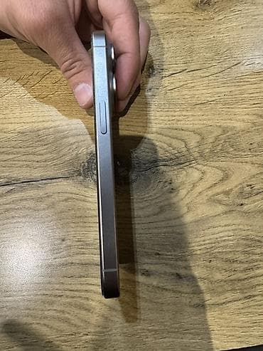 iphone 3 pro: IPhone 15 Pro, 256 GB, Natural Titanium, Barmaq izi, Simsiz şarj, Face ID — 4