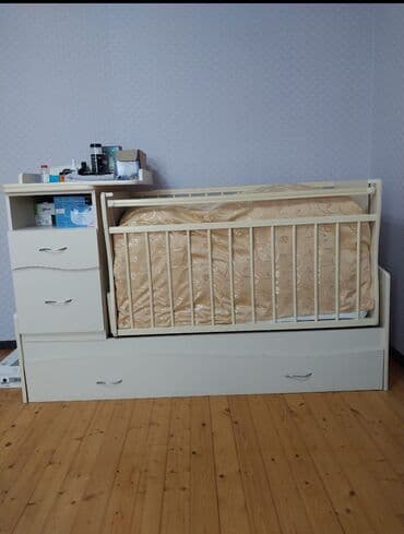 Oğlan və qız üçün, Dördbucaq, Beşik, Dəstsiz, Matras ilə, Yellənmə mexanizmsiz