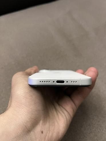 telefonlar 60 azn: IPhone 16, Ağ, Simsiz şarj — 4