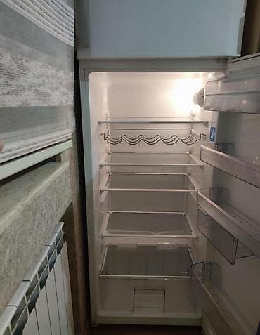 mikrafon qabi: 2 qapılı Beko Soyuducu Satılır, rəng - Ağ, Təkərli — 3