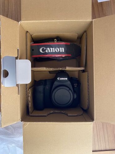 фотоаппарат canon 6d mark 2: 📷Canon 6D body ❇️Probeg: 8-9K ❇️Cəmi 7-8 dəfə işləniv ❇️Göründüyü — 1