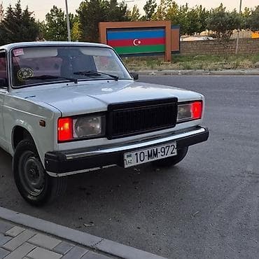 VAZ (LADA) 2107: 1.6 l | 2004 il 100 km Sedan