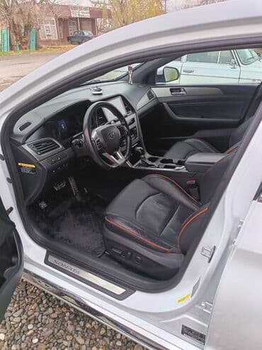 ka 700 traktor: Hyundai Sonata: 2 l | 2015 il Sedan — 8