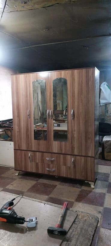 laminat qiyməti: Yeni, Açılan, 4 qapılı Düz dolab, Dolab-asılqan, Azərbaycan — 28