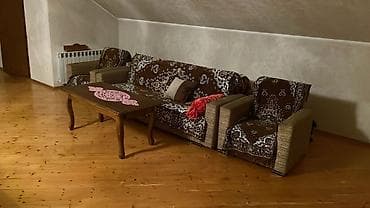 Qonaq otağı üçün, Açılmayan