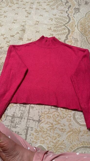 qadın cemperləri: Qadın sviteri – parlaq qızılgül/çəhrayı rəngdə - Model: qısa kəsim — 1