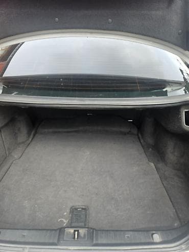 mercedes e: Mercedes-Benz E-Class W211 sedan, gümüşü rəng. - Kuzov: 4 qapılı — 4