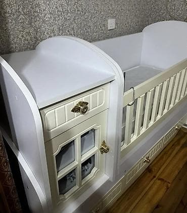 Kravat yacsu veziyyetde yellenir matrasuda var qiymet son.Unvan at lalafo.az Kravat yacsu veziyyetde yellenir matrasuda var qiymet son.Unvan