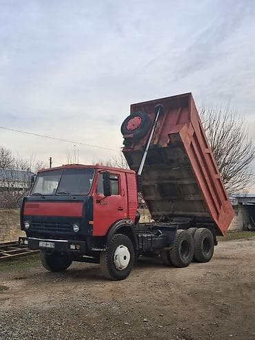 hava salyan: KAMAZ 55111 tipli 6x4 damperli yük maşını - Kuzov: üçtərəfli damper — 2