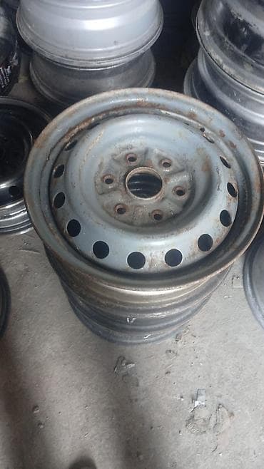 qazan diskler: Demir disk dəsti – universal 6 boltlu Xüsusiyyətlər: - Material — 3