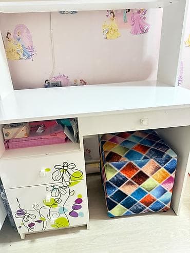 madera: Oğlan və qız üçün, İşlənmiş, Siyirməli, Yazı masası, Stulsuz — 3