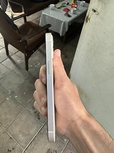 165 hz monitör: IPhone 13, 128 GB, Ağ, Qırıq — 2