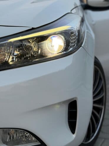 kia caren 2012: Kia Cerato: 1.6 l | 2017 il Sedan — 4