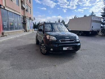 volkswagen touareg qiymeti: Kia Soul: 1.6 l | 2009 il Krossover — 2