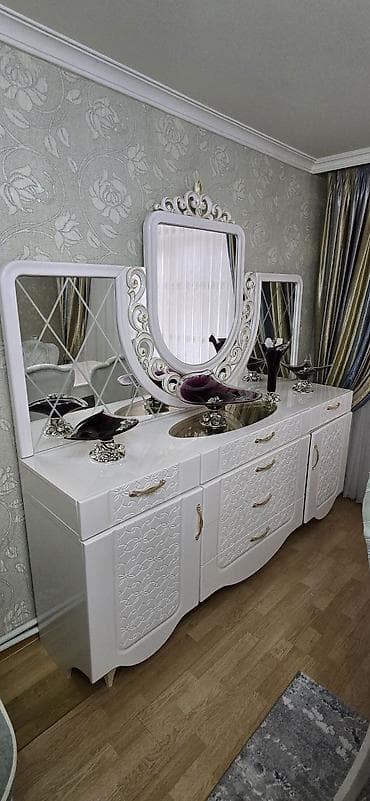 şuşə masa: İşlənmiş, Masa və oturacaqlar, Kredit yoxdur, Azərbaycan — 3