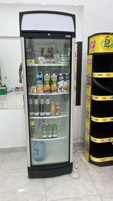 su soyuducuları: Mağaza üçün soyuducu vitrinlər - Şüşə qapılı, dikey içki soyuducusu — 1