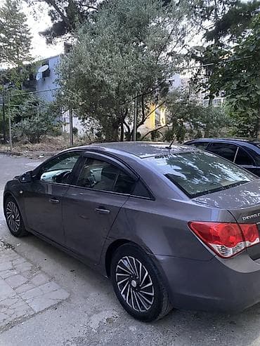 cruze 2012: Chevrolet Cruze: 1.8 l | 2010 il 280000 km Sedan — 4