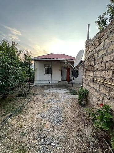 kapsul ev: Maştağa gülçülük 22 nömrəli məktəbin yanı 3 otaq 1 mətbəx şəxsi tikili — 1