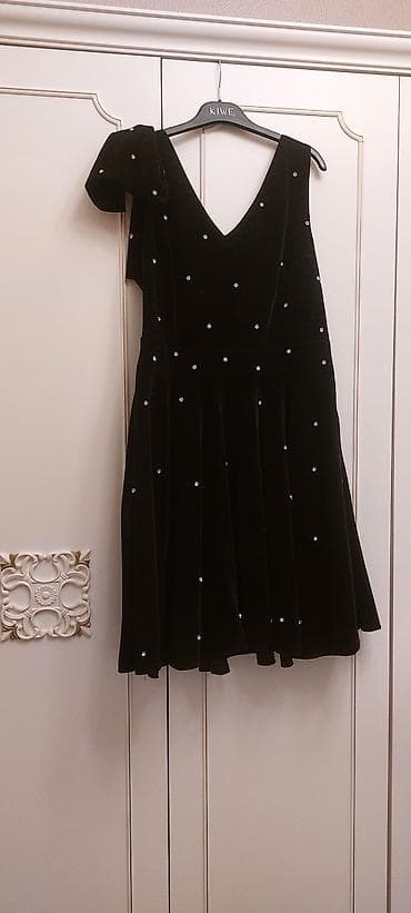 qara don: Donlar Ziyafet.Koktelni platya vilur üstü qaŝla bir qaŝi bele — 1