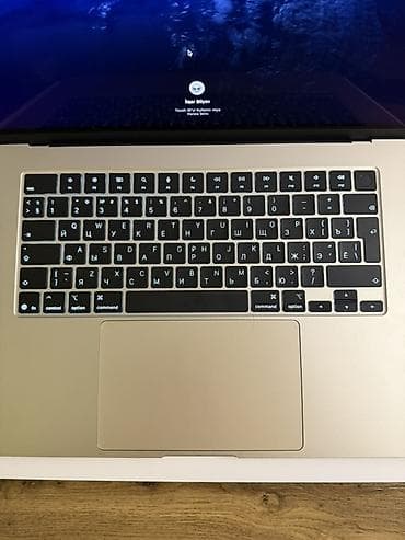 macbook pro m4: Apple MacBook Air 15.3” M4 (2025) 100 faiz pil • Apple M4 çip • 16 GB — 4