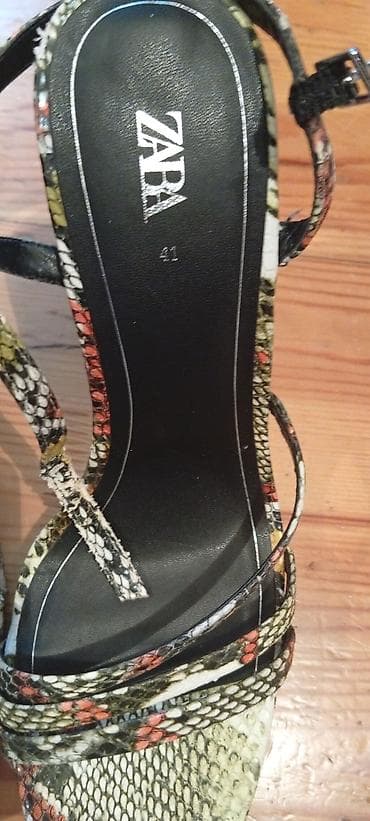 Basanoşka və səndəllər: ZARA qadın sandaleti – yüksək platformalı və qalın topuqlu model. - — 2