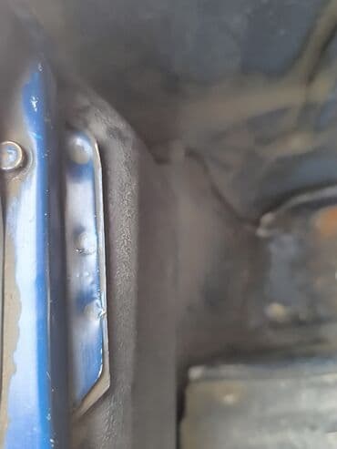 traktor yer qazan: VAZ 2107, mavi rəngli sedan Xüsusiyyətlər: - Kuzov: sedan, klassik — 18