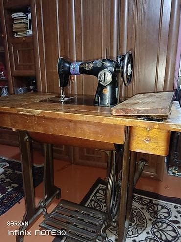 купить швейную машину бу: Ayaq pedallı tikiş maşını və taxta stol dəsti 100 ilin maşın kasıdir — 2