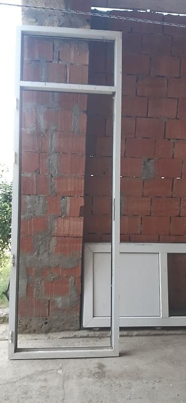 PVC qapı və pəncərə dəsti. Ölçü qapının eni cərcivəylə bir yerde 90 — 1