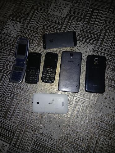 Köhnə mobil telefonlar və ehtiyat hissələri dəsti Paketdə müxtəlif — 2