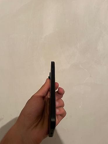iphone 14 sekilleri: IPhone 15, Qara — 4