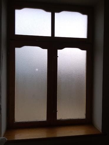 5 20 taxta işlenmiş: Eni 1.10,hündürlüyü 1.60.təmiz şam ağacıdır2qat şüşədir .11ededir — 2