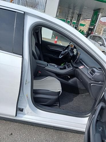 Su nəqliyyatı: BYD Qin Plus: 1.5 l | 2025 il 40000 km Sedan — 4