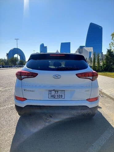 ravon 2: Hyundai Tucson: 2 l | 2017 il Krossover — 5