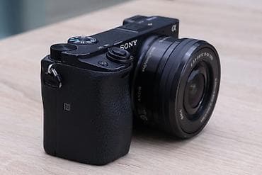 Sony a6300 kamera dəsti - Linza: Sony E 16–50mm f/3.5–5.6 - İki — 4