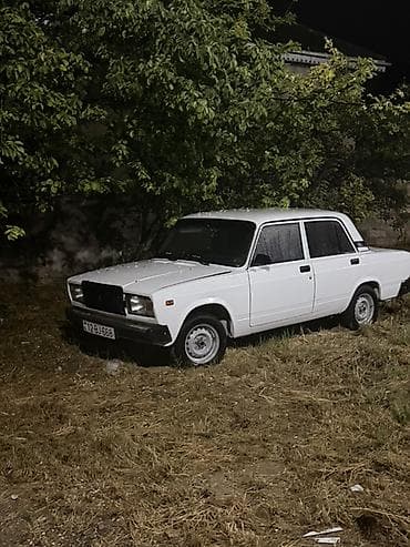 купить авто баку: VAZ 2107, 2009 ağ rəng, sedan kuzov. Klassik kvadrat dizayn, xrom — 1