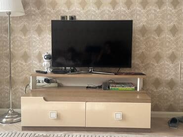 taxta ref: Düz TV altlığı, Polkalı, Taxtalı — 1