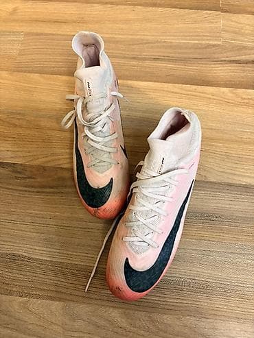 Butslar Nike, Ölçü: 40, İşlənmiş