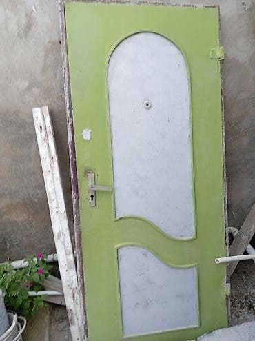 Materialı qalın dəmirdir möhkəm və ağır qapıdər Dəmir çərçivəli giriş